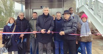 Inauguration de la fin des travaux de mise en accessibilité de la passerelle piétonne Michel Serres le 29 novembre 2023.